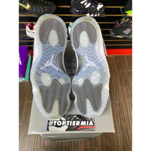 Load image into Gallery viewer, AIR JORDAN 11 COOL GREY SZ 11.5