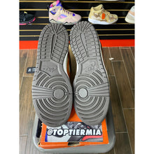 Load image into Gallery viewer, NIKE DUNK LOW LIGHT STONE MESA ORANGE SZ 8 BRAND NEW
