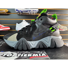 Load image into Gallery viewer, VERSACE SQUALO FLUORESCENT GREEN SZ 40/7M