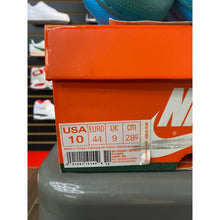 Load image into Gallery viewer, AIR JORDAN GATORADE BLUE LAGOON SZ 10