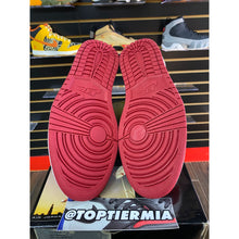 Load image into Gallery viewer, air jordan 1 high chicago bulls patent 2003 sz 12.5 BRAND NEW