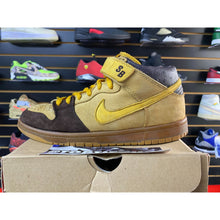 Load image into Gallery viewer, NIKE SB DUNK MID WHEAT BRONZE 2006 SZ 8.5
