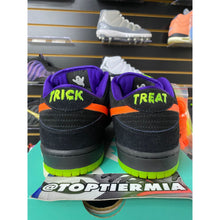 Load image into Gallery viewer, NIKE SB DUK LOW NIGHT OF MISCHIEF HALLOWEEN SZ 10.5
