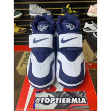Load image into Gallery viewer, DIAMOND TURF COWBOYS SZ 10