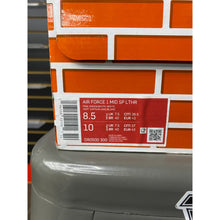 Load image into Gallery viewer, nike air force 1 mid off white pine green sz 8.5