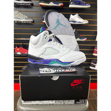 Load image into Gallery viewer, AIR JORDAN 5 GRAPE SZ 10 BRAND NEW