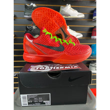 Load image into Gallery viewer, KOBE 7 REVERSE GRINCH SZ 7