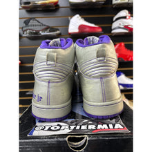 Load image into Gallery viewer, nike sb dunk high dinosaur jr sz 12