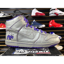 Load image into Gallery viewer, nike sb dunk high dinosaur jr sz 12
