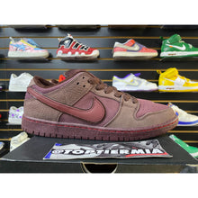 Load image into Gallery viewer, nike dunk low city of love burgundy crush sz 10
