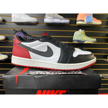 Load image into Gallery viewer, AIR JORDAN 1 LOW BLACK TOE SZ 11