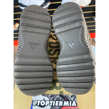 Load image into Gallery viewer, YEEZY DESERT BOOT OIL SZ 9