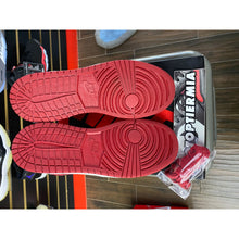 Load image into Gallery viewer, AIR JORDAN 1 HIGH BRED (GS) SZ 5.5