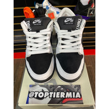 Load image into Gallery viewer, NIKE SB LOW TIGHTBOOTH SZ 7.5 BRAND NEW OG ALL