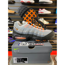 Load image into Gallery viewer, NIKE AIR MAX 95 BRIGHT MANDARIN SZ 13 BRAND NEW