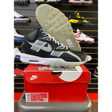 Load image into Gallery viewer, NIKE AIR TRAINER SC HIGH RAIDERS SZ 13 BRAND NEW