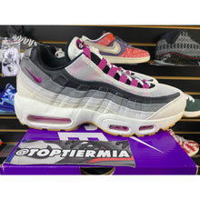 Load image into Gallery viewer, AIR MAX 95 X SB CACTUS FLOWER SZ 10.5 BRAND NEW