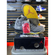 Load image into Gallery viewer, AIR JORDAN 5 OFF WHITE MUSLIN SZ 10.5
