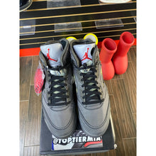 Load image into Gallery viewer, AIR JORDAN 5 OFF WHITE MUSLIN SZ 10.5