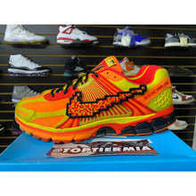 Load image into Gallery viewer, NIKE ZOOM VOMERO 5 DOERNBECHER SZ 11