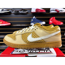 Load image into Gallery viewer, NIKE DUNK LOW WAFFLE SZ 11