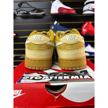 Load image into Gallery viewer, NIKE DUNK LOW WAFFLE SZ 11