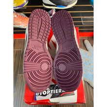 Load image into Gallery viewer, NIKE DUNK LOW PRM VALENTINES DAY 2023 SZ 10.5 BRAND NEW
