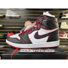Load image into Gallery viewer, AIR JORDAN 1 BLOODLINE SZ 10.5