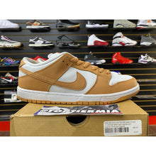 Load image into Gallery viewer, NIKE SB LOW LIGHT COGNAC SZ 11