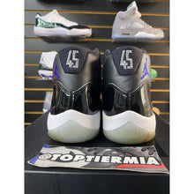 Load image into Gallery viewer, AIR JORDAN 11 SPACE JAM 2016 SZ 9.5