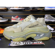 Load image into Gallery viewer, BALENCIAGA TRIPLE S CLEAR SOLE SZ 7