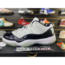 Load image into Gallery viewer, AIR JORDAN 11 LOW CONCORD SZ 9.5
