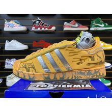 Load image into Gallery viewer, adidas superstar hellstar hazy orange sz 10