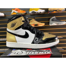 Load image into Gallery viewer, air jordan 1 high og gold toe top 3 2017 sz 6