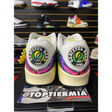 Load image into Gallery viewer, NIKE AIR MAX 90 GRATEFUL DEAD UNIVERSITY OF OREGON GRATEFUL DUCKS SZ 10.5 BRAND NEW
