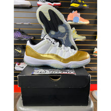 Load image into Gallery viewer, AIR JORDAN 11 CLOSING CEREMONY SZ 10 BRAND NEW W FLAW
