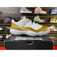 Load image into Gallery viewer, AIR JORDAN 11 CLOSING CEREMONY SZ 10 BRAND NEW W FLAW
