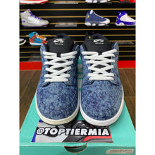 Load image into Gallery viewer, NIKE SB LOW BLEACHED DENIM SZ 11
