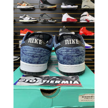 Load image into Gallery viewer, NIKE SB LOW BLEACHED DENIM SZ 11
