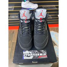 Load image into Gallery viewer, AIR JORDAN 5 BLACK METALLIC SZ 10.5
