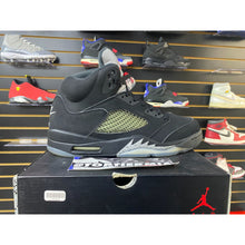 Load image into Gallery viewer, AIR JORDAN 5 BLACK METALLIC SZ 10.5
