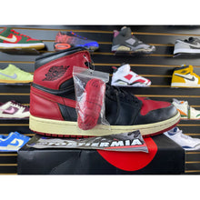 Load image into Gallery viewer, AIR JORDAN 1 HIGH BRED (GS) 2013 SZ 8
