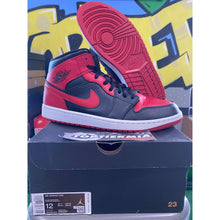 Load image into Gallery viewer, air jordan 1 mid banned 2020 sz 12
