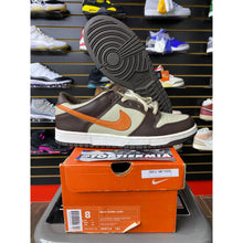 Load image into Gallery viewer, NIKE DUNK LOW LIGHT STONE MESA ORANGE SZ 8 BRAND NEW
