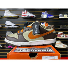 Load image into Gallery viewer, NIKE DUNK LOW LIGHT STONE MESA ORANGE SZ 8 BRAND NEW
