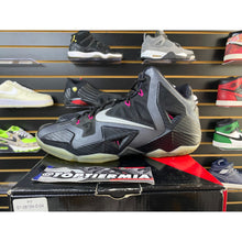 Load image into Gallery viewer, LEBRON 11 MIAMI NIGHTS 2013 SZ 11
