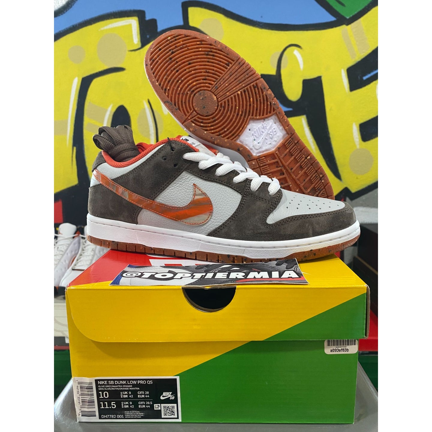 nike sb dunk low crushed golden hour 2022 sz 10 BRAND NEW