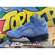 Load image into Gallery viewer, air jordan 5 unc 2023 sz 10
