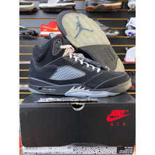 Load image into Gallery viewer, air jordan 5 reimagined black metallic 2025 sz 14
