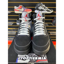 Load image into Gallery viewer, air jordan 5 reimagined black metallic 2025 sz 14
